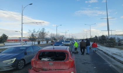 Malatya Çevreyolunda Kazada Facianın Eşiğinden Dönüldü