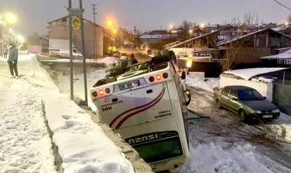 Malatya’da İşçi Servisi Devrildi; 9 Yaralı