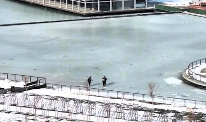 Malatya’da Millet Bahçesi’ndeki Yapay Gölet Dondu