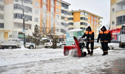 Yeşilyurt’ta Karla Mücadele Kesintisiz Devam Ediyor