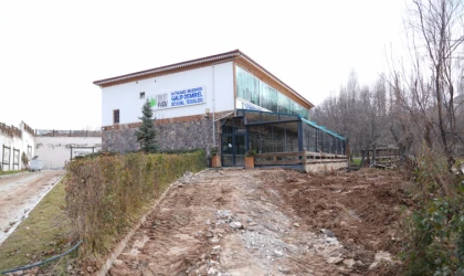 Battalgazi’de Çınar Park Sosyal Tesisleri Yenileniyor