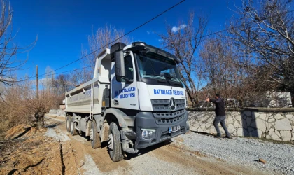 Battalgazi’de Yol Bakım Çalışmaları Devam Ediyor