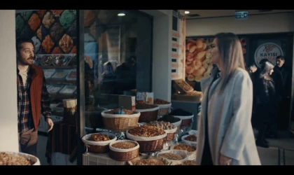 Ünlüler Deprem Bölgesi İçin Kamera Karşısına Geçti