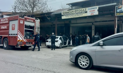 Malatya’da Sanayi Sitesinde Otomobilde Yangın