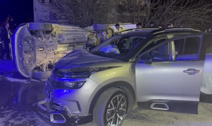 Malatya’da Kafa Kafaya Çarpışan Araçlarda Can Pazarı