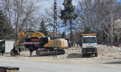 Malatya’da Sanayi Sitesinde Yıkım Devam Ediyor