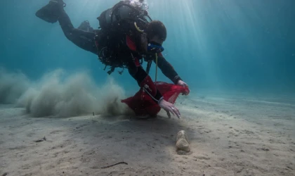 Malatya’da Göle Daldılar, Tonlarca Atık Çıkardı