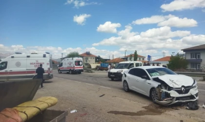 Malatya’da İki Araç Çarpıştı: 2 Yaralı