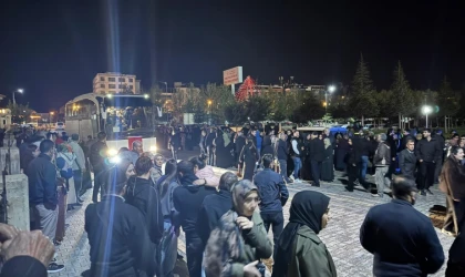 Malatya’da İlk Hac Kafilesi Gözyaşlarıyla Uğurlandı