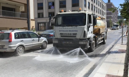 Akpınar Yeni Çarşıda Temizlik Çalışmaları Sürüyor