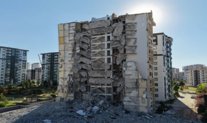 Malatya’da İş Makineleri Şehristan Evlerini Yıkamadı?