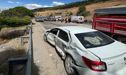 Malatya’da Düğün Konvoyunda Zincirleme Kaza: 4 Yaralı