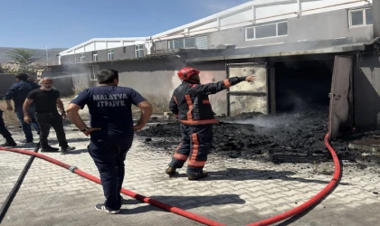 Malatya’da Fabrika Ve Odunlukta Yangın