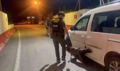 Malatya’da Zehir Tacirleri Narkotik Köpeğinden Kaçamadı!