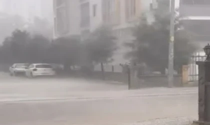 5 Dakikalık Fırtına Malatya’yı Altüst Etti