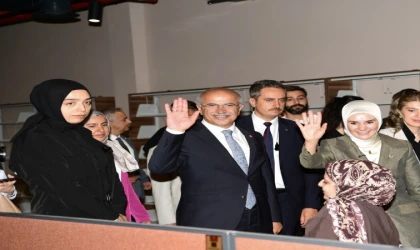Bakan Göktaş’tan Malatya Şehir Kütüphanesi’ne Övgü