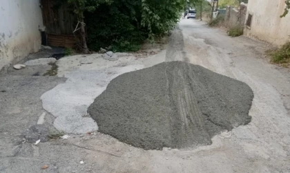 Malatya’da Beton Mikseri Sokağa Harcı Döküp Gitti!