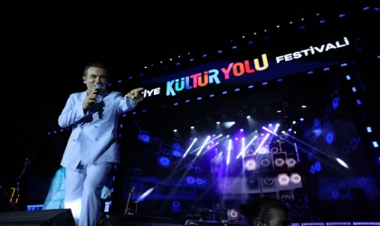 Malatya’da Festivale Ferhat Göçer’li Veda!