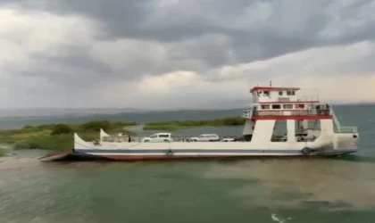 Malatya’da Fırtınada Sürüklenen Feribot Karaya Oturdu