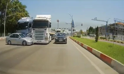 Malatya’da Tır ile Otomobil Çarpıştı: O Anlar Kamerada