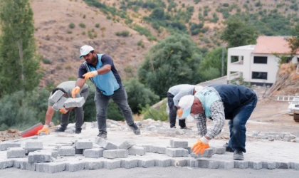 Battalgazi’de 2 Bin 500 Metrekare Kilit Taşı Döşendi