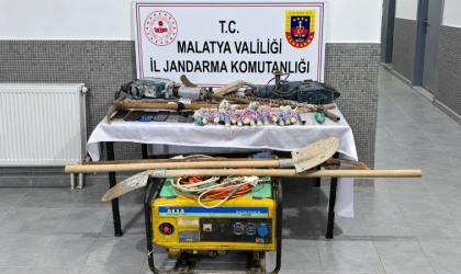 Malatya’da Kaçak Kazıya Suçüstü: 15 Dinamit Ele Geçirildi